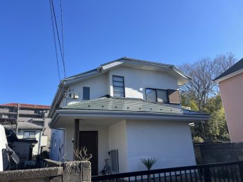 小金井市緑町〜100万円で一戸建ての屋根壁塗装した施行事例